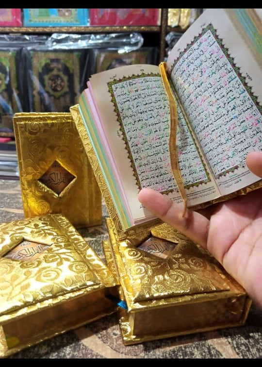Golden Pocket Size Quran 16 Line Tajweed (Gift Adition)